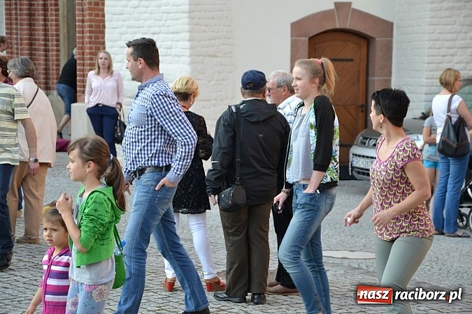 Zdjęcie w galerii na portalu naszraciborz.pl: Zobacz jak na zamku witano wakacje, czyli Zamkowa Noc z Duchami - odsłona trzecia wiadomości z regionu