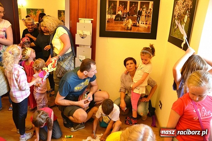 Zdjęcie w galerii na portalu naszraciborz.pl: Zobacz jak na zamku witano wakacje, czyli Zamkowa Noc z Duchami - odsłona trzecia wiadomości z regionu