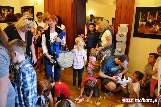 Zdjęcie w galerii na portalu naszraciborz.pl: Zobacz jak na zamku witano wakacje, czyli Zamkowa Noc z Duchami - odsłona trzecia wiadomości z regionu