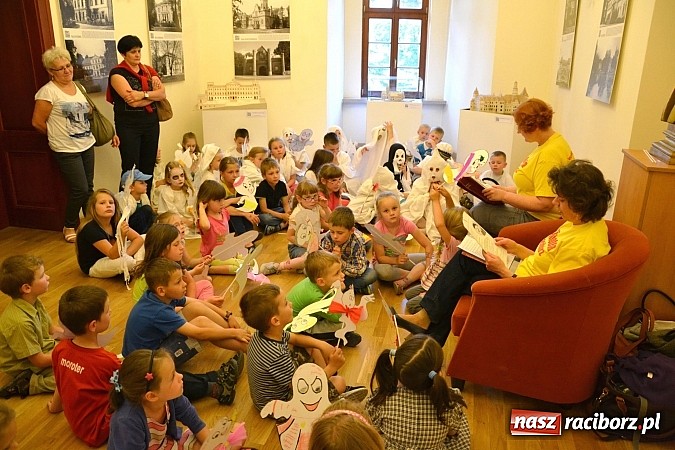 Zdjęcie w galerii na portalu naszraciborz.pl: Zobacz jak na zamku witano wakacje, czyli Zamkowa Noc z Duchami - odsłona trzecia wiadomości z regionu