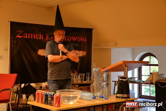 Zdjęcie w galerii na portalu naszraciborz.pl: Zobacz jak na zamku witano wakacje, czyli Zamkowa Noc z Duchami - odsłona trzecia wiadomości z regionu