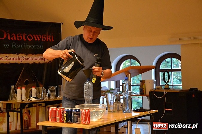 Zdjęcie w galerii na portalu naszraciborz.pl: Zobacz jak na zamku witano wakacje, czyli Zamkowa Noc z Duchami - odsłona trzecia wiadomości z regionu