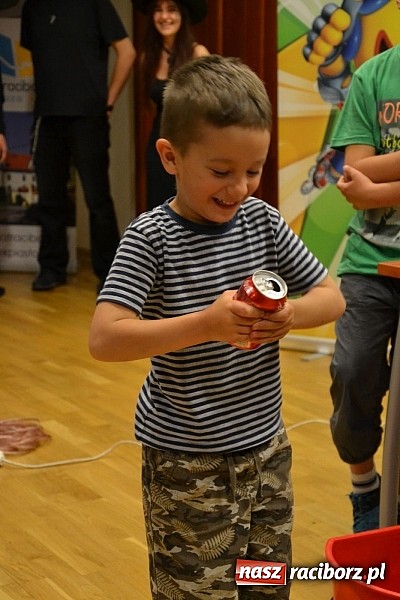 Zdjęcie w galerii na portalu naszraciborz.pl: Zobacz jak na zamku witano wakacje, czyli Zamkowa Noc z Duchami - odsłona trzecia wiadomości z regionu