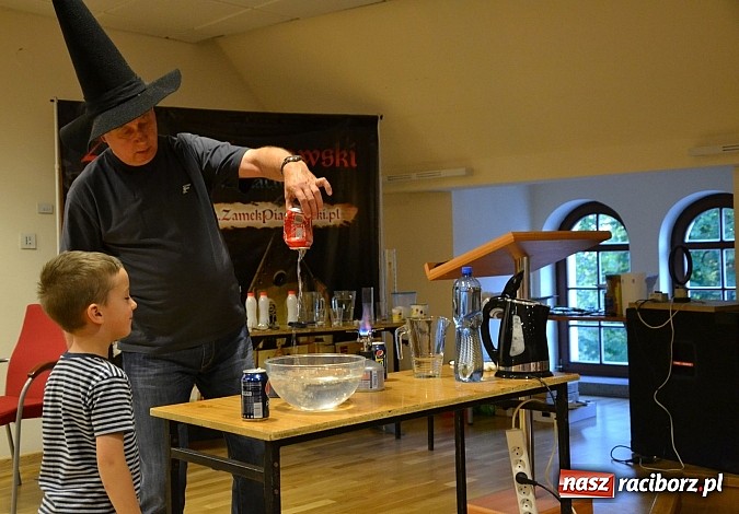 Zdjęcie w galerii na portalu naszraciborz.pl: Zobacz jak na zamku witano wakacje, czyli Zamkowa Noc z Duchami - odsłona trzecia wiadomości z regionu