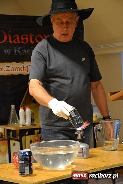 Zdjęcie w galerii na portalu naszraciborz.pl: Zobacz jak na zamku witano wakacje, czyli Zamkowa Noc z Duchami - odsłona trzecia wiadomości z regionu