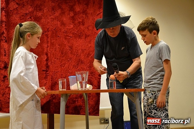 Zdjęcie w galerii na portalu naszraciborz.pl: Zobacz jak na zamku witano wakacje, czyli Zamkowa Noc z Duchami - odsłona trzecia wiadomości z regionu