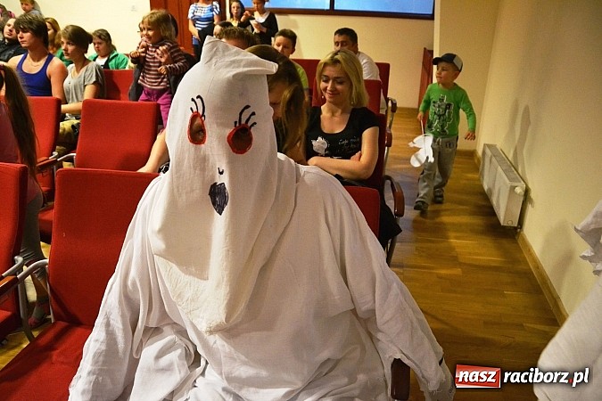 Zdjęcie w galerii na portalu naszraciborz.pl: Zobacz jak na zamku witano wakacje, czyli Zamkowa Noc z Duchami - odsłona trzecia wiadomości z regionu
