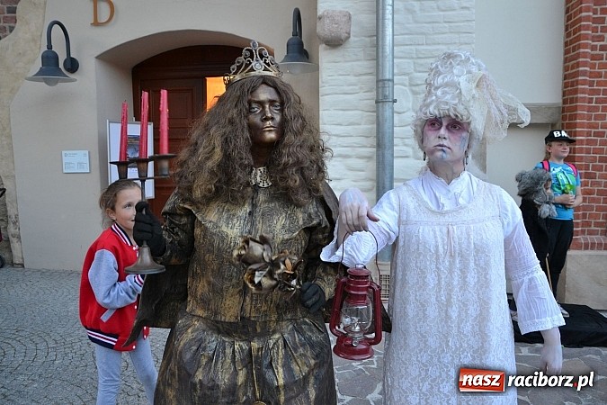 Zdjęcie w galerii na portalu naszraciborz.pl: Zobacz jak na zamku witano wakacje, czyli Zamkowa Noc z Duchami - odsłona trzecia wiadomości z regionu