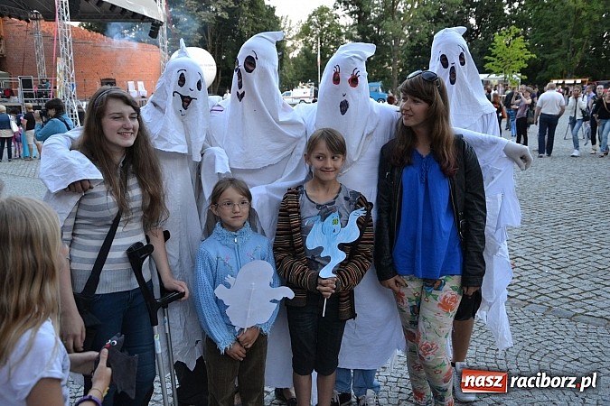Zdjęcie w galerii na portalu naszraciborz.pl: Zobacz jak na zamku witano wakacje, czyli Zamkowa Noc z Duchami - odsłona trzecia wiadomości z regionu