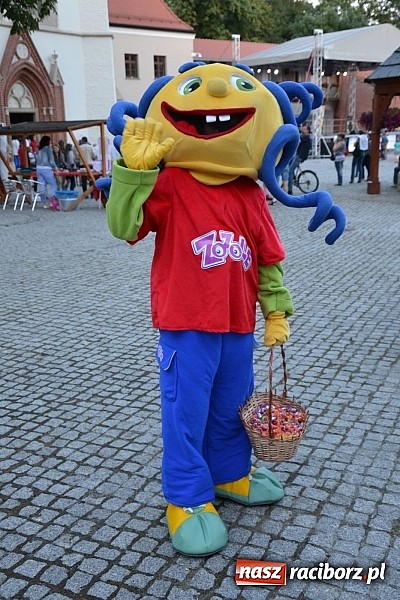 Zdjęcie w galerii na portalu naszraciborz.pl: Zobacz jak na zamku witano wakacje, czyli Zamkowa Noc z Duchami - odsłona trzecia wiadomości z regionu