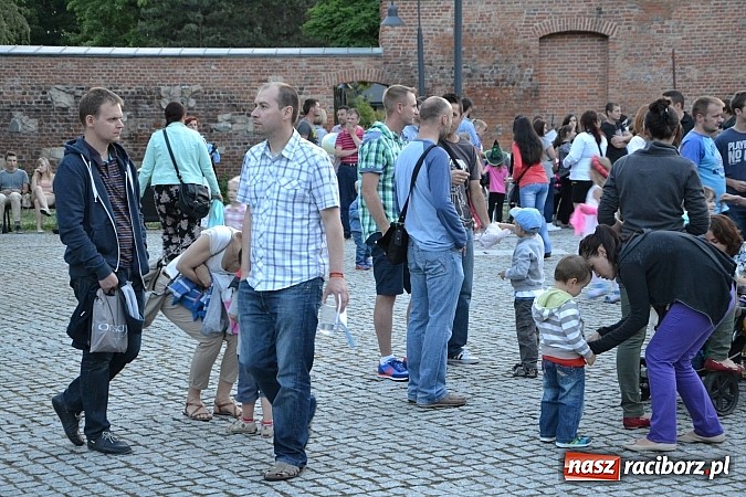 Zdjęcie w galerii na portalu naszraciborz.pl: Zobacz jak na zamku witano wakacje, czyli Zamkowa Noc z Duchami - odsłona trzecia wiadomości z regionu