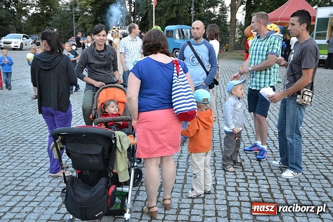 Zdjęcie w galerii na portalu naszraciborz.pl: Zobacz jak na zamku witano wakacje, czyli Zamkowa Noc z Duchami - odsłona trzecia wiadomości z regionu