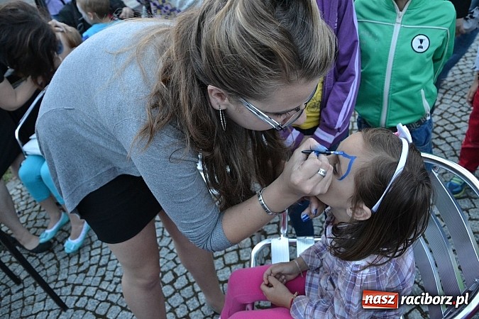 Zdjęcie w galerii na portalu naszraciborz.pl: Zobacz jak na zamku witano wakacje, czyli Zamkowa Noc z Duchami - odsłona trzecia wiadomości z regionu