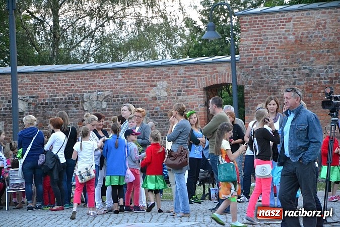 Zdjęcie w galerii na portalu naszraciborz.pl: Zobacz jak na zamku witano wakacje, czyli Zamkowa Noc z Duchami - odsłona trzecia wiadomości z regionu