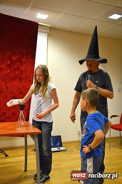 Zdjęcie w galerii na portalu naszraciborz.pl: Zobacz jak na zamku witano wakacje, czyli Zamkowa Noc z Duchami - odsłona trzecia wiadomości z regionu