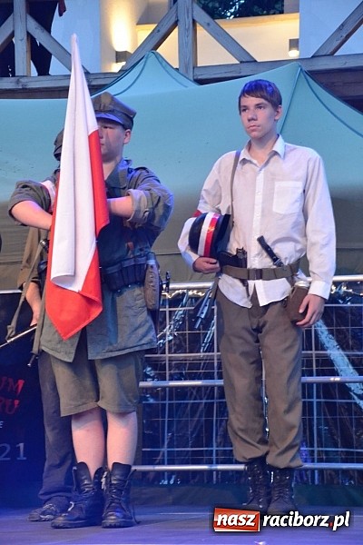 Zdjęcie w galerii na portalu naszraciborz.pl: Zobacz jak na zamku witano wakacje, czyli Zamkowa Noc z Duchami - odsłona trzecia wiadomości z regionu