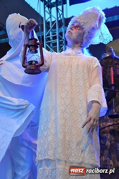 Zdjęcie w galerii na portalu naszraciborz.pl: Zobacz jak na zamku witano wakacje, czyli Zamkowa Noc z Duchami - odsłona trzecia wiadomości z regionu