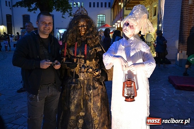 Zdjęcie w galerii na portalu naszraciborz.pl: Zobacz jak na zamku witano wakacje, czyli Zamkowa Noc z Duchami - odsłona trzecia wiadomości z regionu