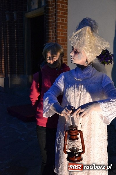 Zdjęcie w galerii na portalu naszraciborz.pl: Zobacz jak na zamku witano wakacje, czyli Zamkowa Noc z Duchami - odsłona trzecia wiadomości z regionu