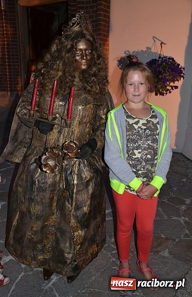 Zdjęcie w galerii na portalu naszraciborz.pl: Zobacz jak na zamku witano wakacje, czyli Zamkowa Noc z Duchami - odsłona trzecia wiadomości z regionu