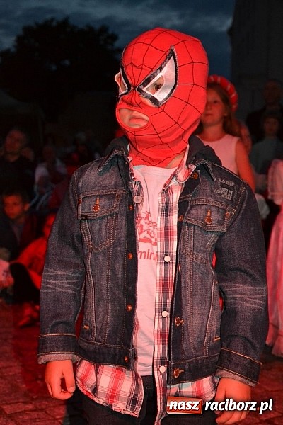 Zdjęcie w galerii na portalu naszraciborz.pl: Zobacz jak na zamku witano wakacje, czyli Zamkowa Noc z Duchami - odsłona trzecia wiadomości z regionu