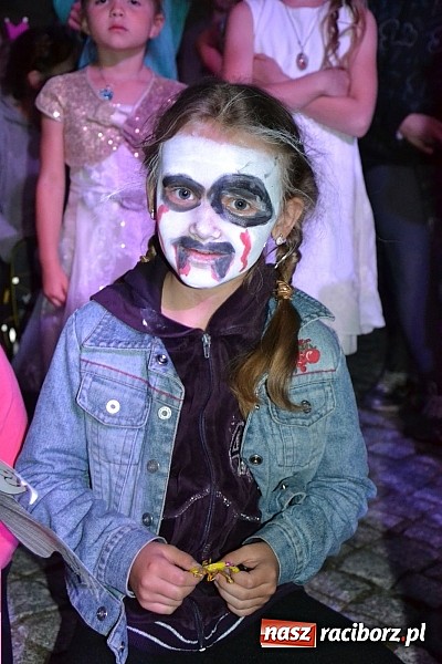 Zdjęcie w galerii na portalu naszraciborz.pl: Zobacz jak na zamku witano wakacje, czyli Zamkowa Noc z Duchami - odsłona trzecia wiadomości z regionu