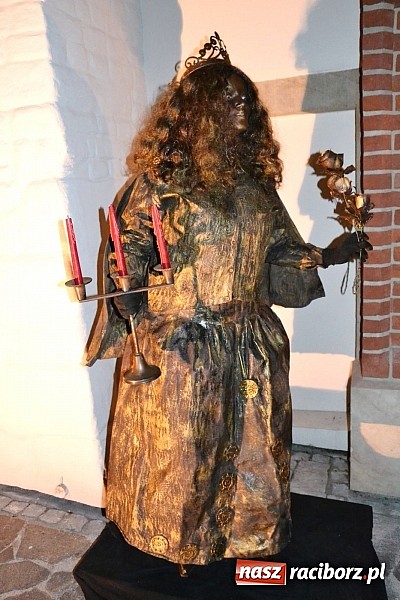 Zdjęcie w galerii na portalu naszraciborz.pl: Zobacz jak na zamku witano wakacje, czyli Zamkowa Noc z Duchami - odsłona trzecia wiadomości z regionu