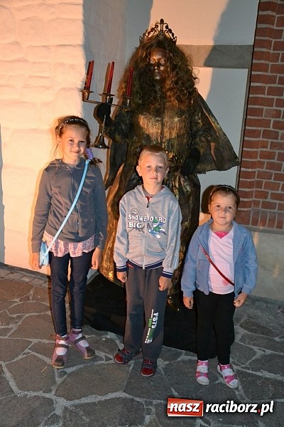 Zdjęcie w galerii na portalu naszraciborz.pl: Zobacz jak na zamku witano wakacje, czyli Zamkowa Noc z Duchami - odsłona trzecia wiadomości z regionu