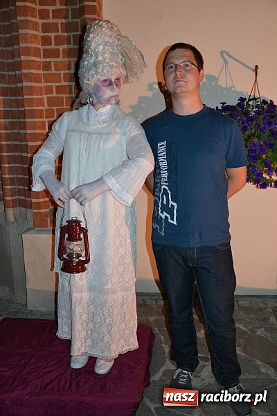 Zdjęcie w galerii na portalu naszraciborz.pl: Zobacz jak na zamku witano wakacje, czyli Zamkowa Noc z Duchami - odsłona trzecia wiadomości z regionu