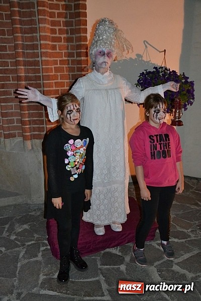 Zdjęcie w galerii na portalu naszraciborz.pl: Zobacz jak na zamku witano wakacje, czyli Zamkowa Noc z Duchami - odsłona trzecia wiadomości z regionu