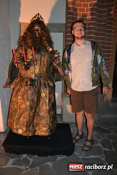 Zdjęcie w galerii na portalu naszraciborz.pl: Zobacz jak na zamku witano wakacje, czyli Zamkowa Noc z Duchami - odsłona trzecia wiadomości z regionu