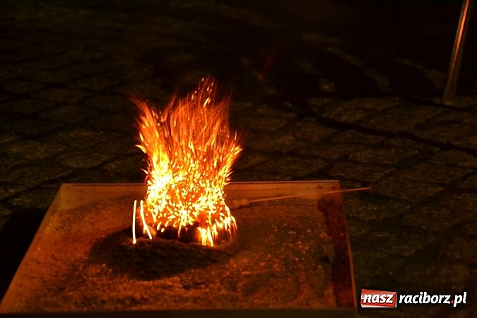 Zdjęcie w galerii na portalu naszraciborz.pl: Zobacz jak na zamku witano wakacje, czyli Zamkowa Noc z Duchami - odsłona trzecia wiadomości z regionu