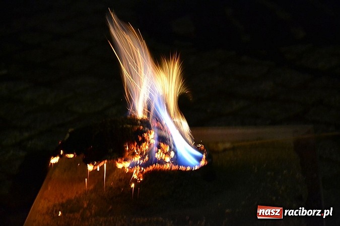 Zdjęcie w galerii na portalu naszraciborz.pl: Zobacz jak na zamku witano wakacje, czyli Zamkowa Noc z Duchami - odsłona trzecia wiadomości z regionu