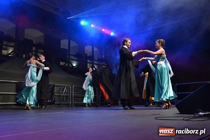 Zdjęcie w galerii na portalu naszraciborz.pl: Zobacz jak na zamku witano wakacje, czyli Zamkowa Noc z Duchami - odsłona trzecia wiadomości z regionu