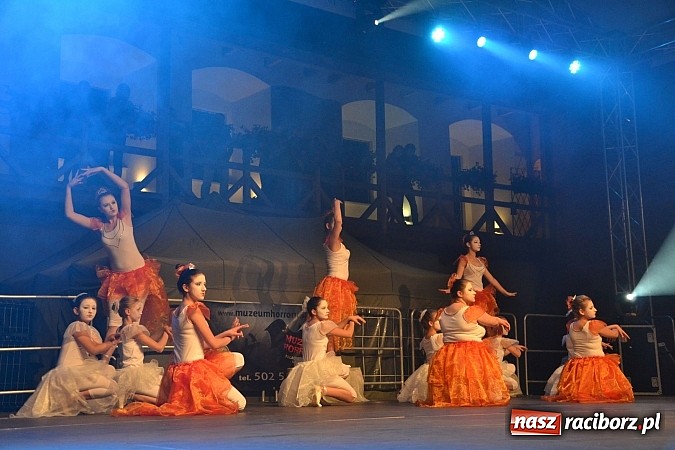 Zdjęcie w galerii na portalu naszraciborz.pl: Zobacz jak na zamku witano wakacje, czyli Zamkowa Noc z Duchami - odsłona trzecia wiadomości z regionu