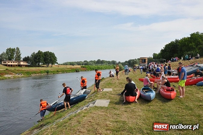 Zdjęcie w galerii na portalu naszraciborz.pl: Pierwsze koty za płoty. Sezon na Meandrach Odry otwarty wiadomości z regionu