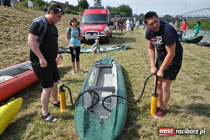 Zdjęcie w galerii na portalu naszraciborz.pl: Pierwsze koty za płoty. Sezon na Meandrach Odry otwarty wiadomości z regionu