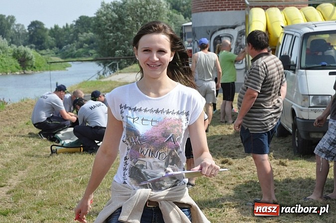 Zdjęcie w galerii na portalu naszraciborz.pl: Pierwsze koty za płoty. Sezon na Meandrach Odry otwarty wiadomości z regionu