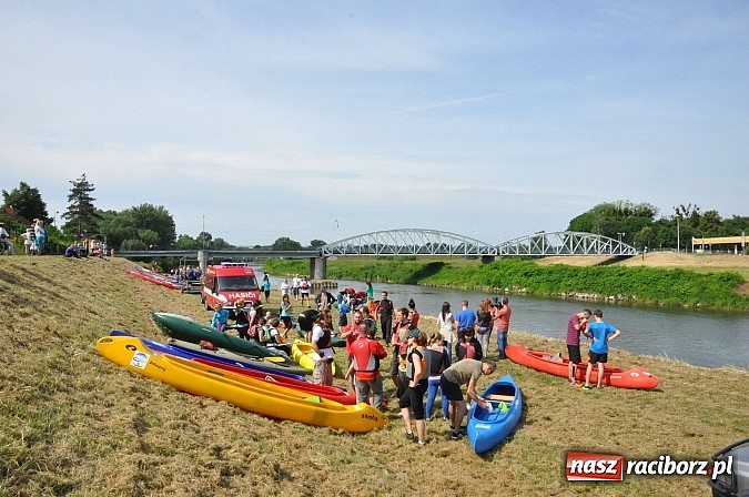 Zdjęcie w galerii na portalu naszraciborz.pl: Pierwsze koty za płoty. Sezon na Meandrach Odry otwarty wiadomości z regionu