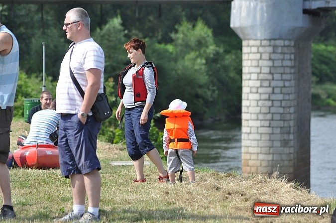 Zdjęcie w galerii na portalu naszraciborz.pl: Pierwsze koty za płoty. Sezon na Meandrach Odry otwarty wiadomości z regionu