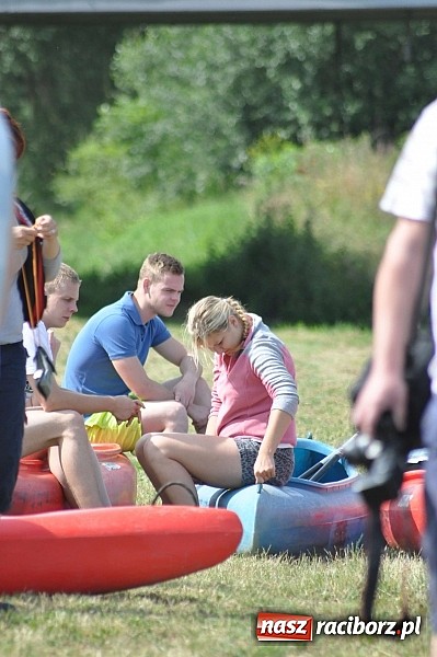 Zdjęcie w galerii na portalu naszraciborz.pl: Pierwsze koty za płoty. Sezon na Meandrach Odry otwarty wiadomości z regionu