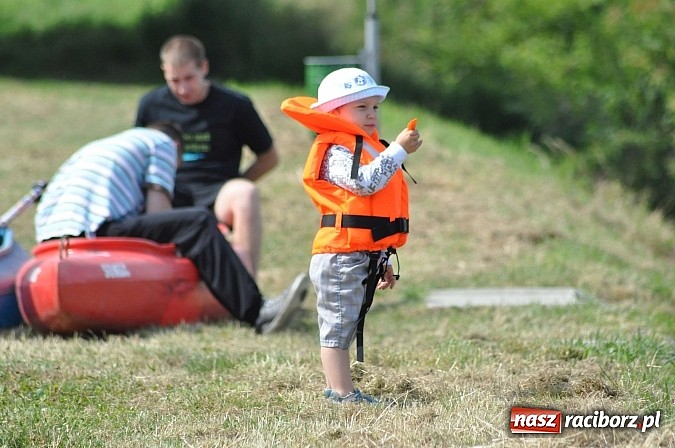 Zdjęcie w galerii na portalu naszraciborz.pl: Pierwsze koty za płoty. Sezon na Meandrach Odry otwarty wiadomości z regionu