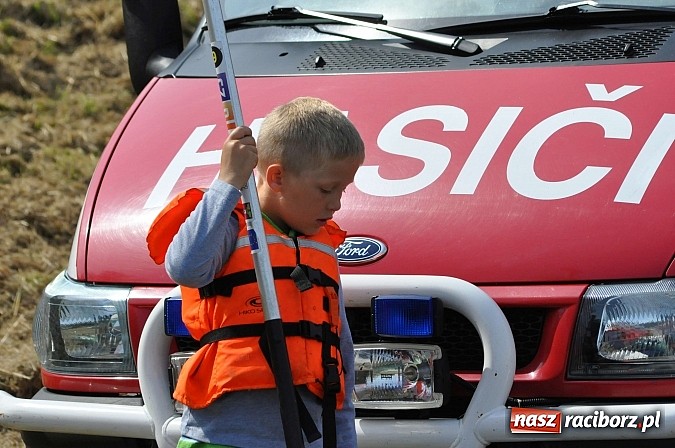 Zdjęcie w galerii na portalu naszraciborz.pl: Pierwsze koty za płoty. Sezon na Meandrach Odry otwarty wiadomości z regionu
