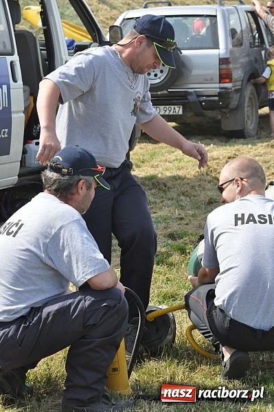 Zdjęcie w galerii na portalu naszraciborz.pl: Pierwsze koty za płoty. Sezon na Meandrach Odry otwarty wiadomości z regionu
