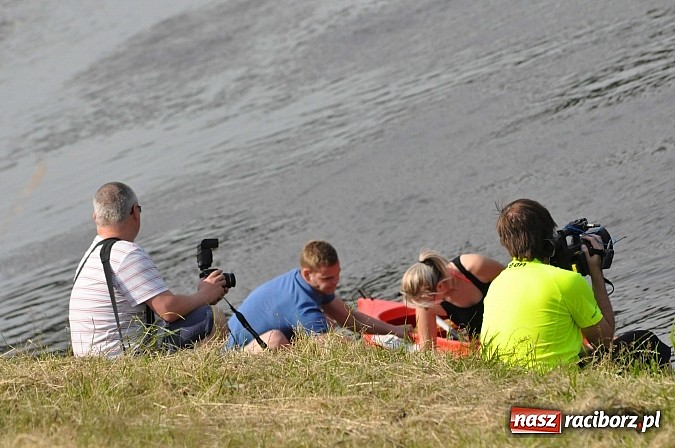 Zdjęcie w galerii na portalu naszraciborz.pl: Pierwsze koty za płoty. Sezon na Meandrach Odry otwarty wiadomości z regionu