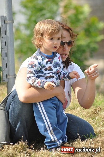 Zdjęcie w galerii na portalu naszraciborz.pl: Pierwsze koty za płoty. Sezon na Meandrach Odry otwarty wiadomości z regionu