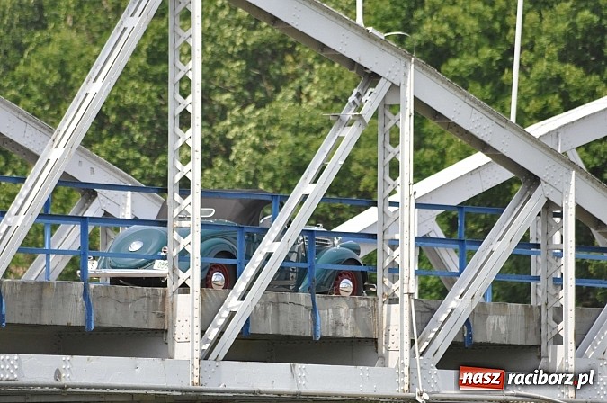 Zdjęcie w galerii na portalu naszraciborz.pl: Pierwsze koty za płoty. Sezon na Meandrach Odry otwarty wiadomości z regionu
