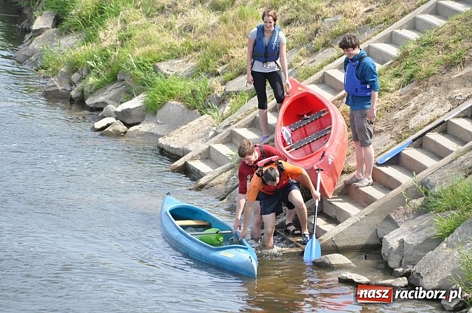 Zdjęcie w galerii na portalu naszraciborz.pl: Pierwsze koty za płoty. Sezon na Meandrach Odry otwarty wiadomości z regionu