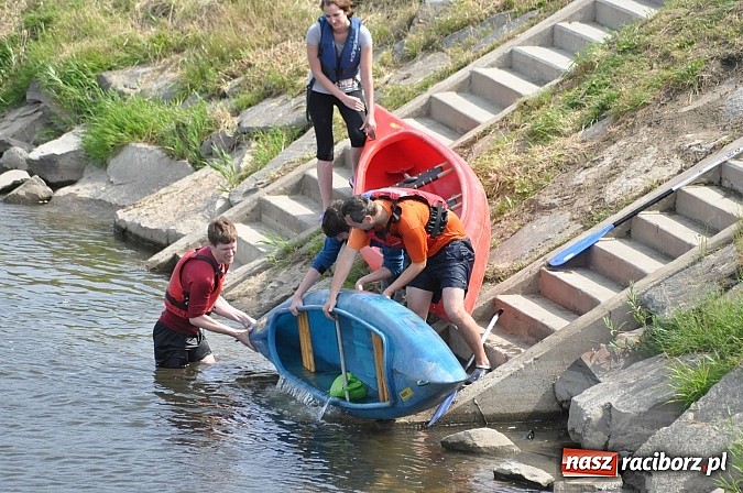 Zdjęcie w galerii na portalu naszraciborz.pl: Pierwsze koty za płoty. Sezon na Meandrach Odry otwarty wiadomości z regionu