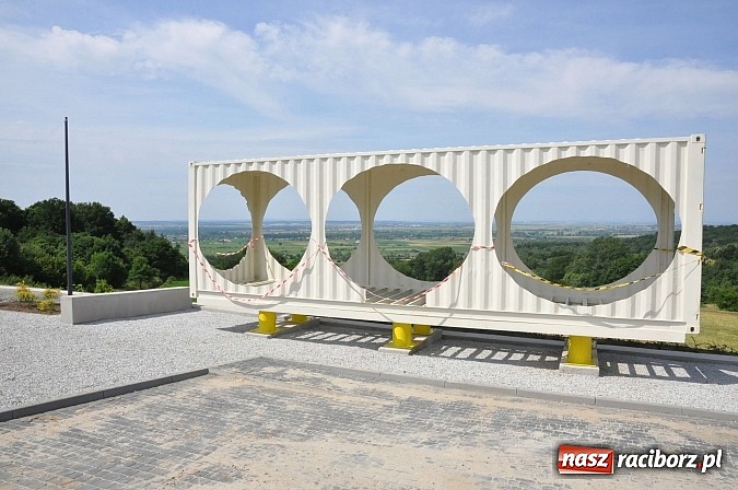 Zdjęcie w galerii na portalu naszraciborz.pl: Pogrzebień - punkt widokowy na Bramę Morawską prawie gotowy wiadomości z regionu